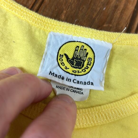 Vintage women’s Body Glove Yellow Short Sleeve boxy, oversized, cotton Tee NWT - Picture 4 of 7